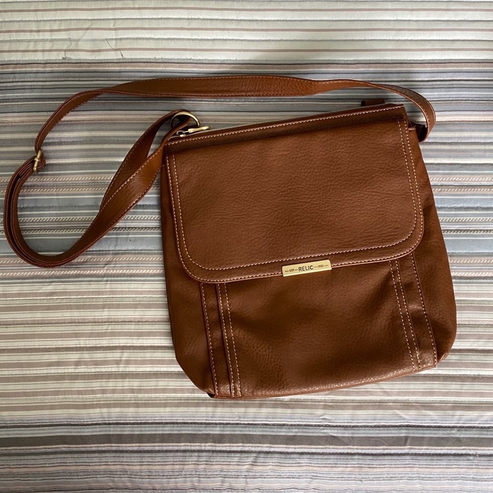 Relic- Kenna Top Zip Crossbody- Brown